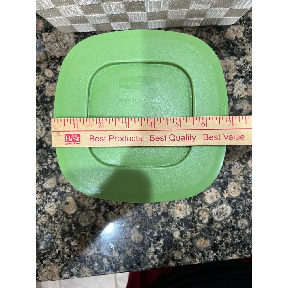 Rubbermaid Produce Saver 5 Cup Food Storage Container Green Lid with CrispTray